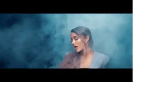 Breathin_Ariana_Grande_Hollywood_Whatsapp_Status_thumbnail.webp