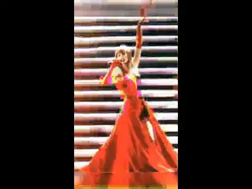 In_the_mirror_Taylor_Swift_Hollywood_Whatsapp_Status_thumbnail.webp