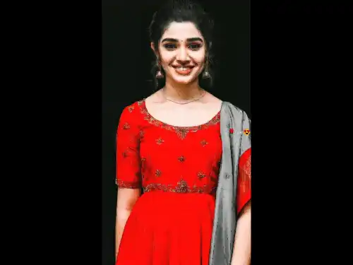 Tarasti Hai Nigahen Meri Takti Hai Raahein Teri WhatsApp Video Status